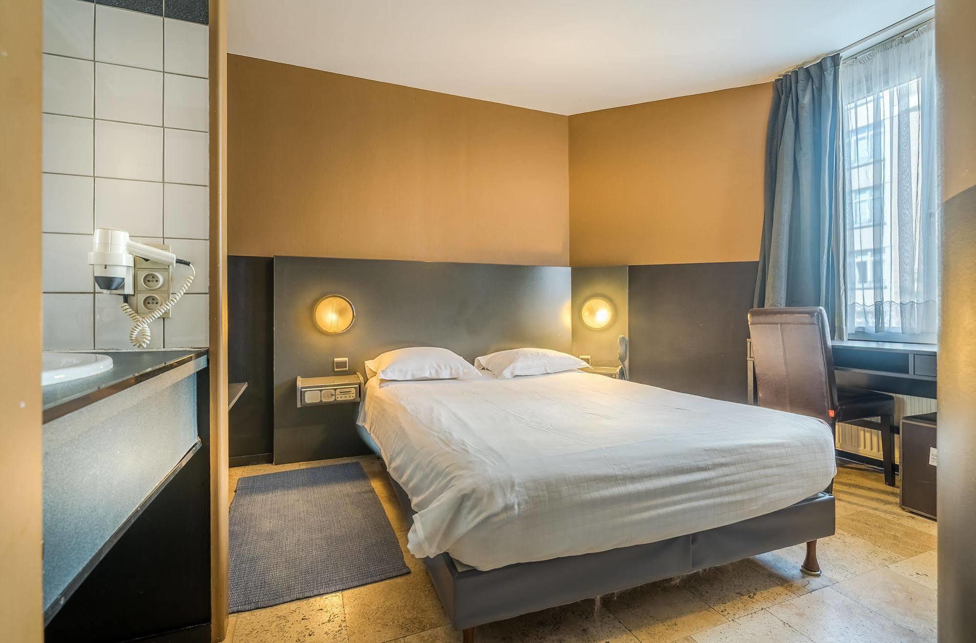 Hotel Lambeau Etterbeek Exterior foto